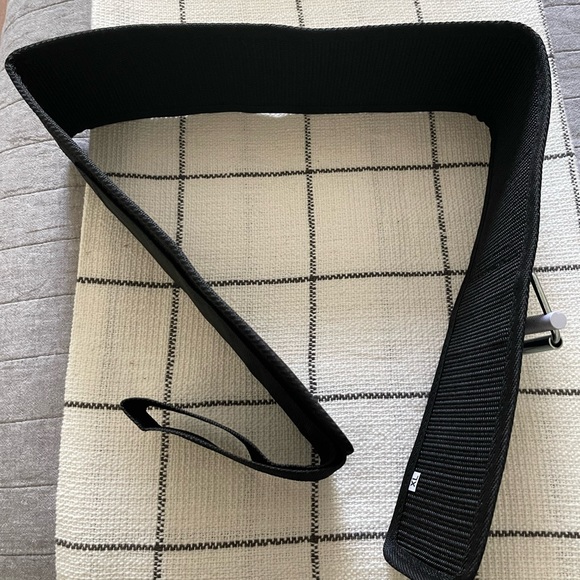 Element 26 Black Weight Lifting Belt - Picture 3 of 6